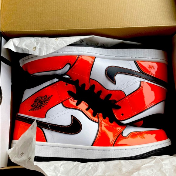 Jordan Other - Air Jordan 1 Mid